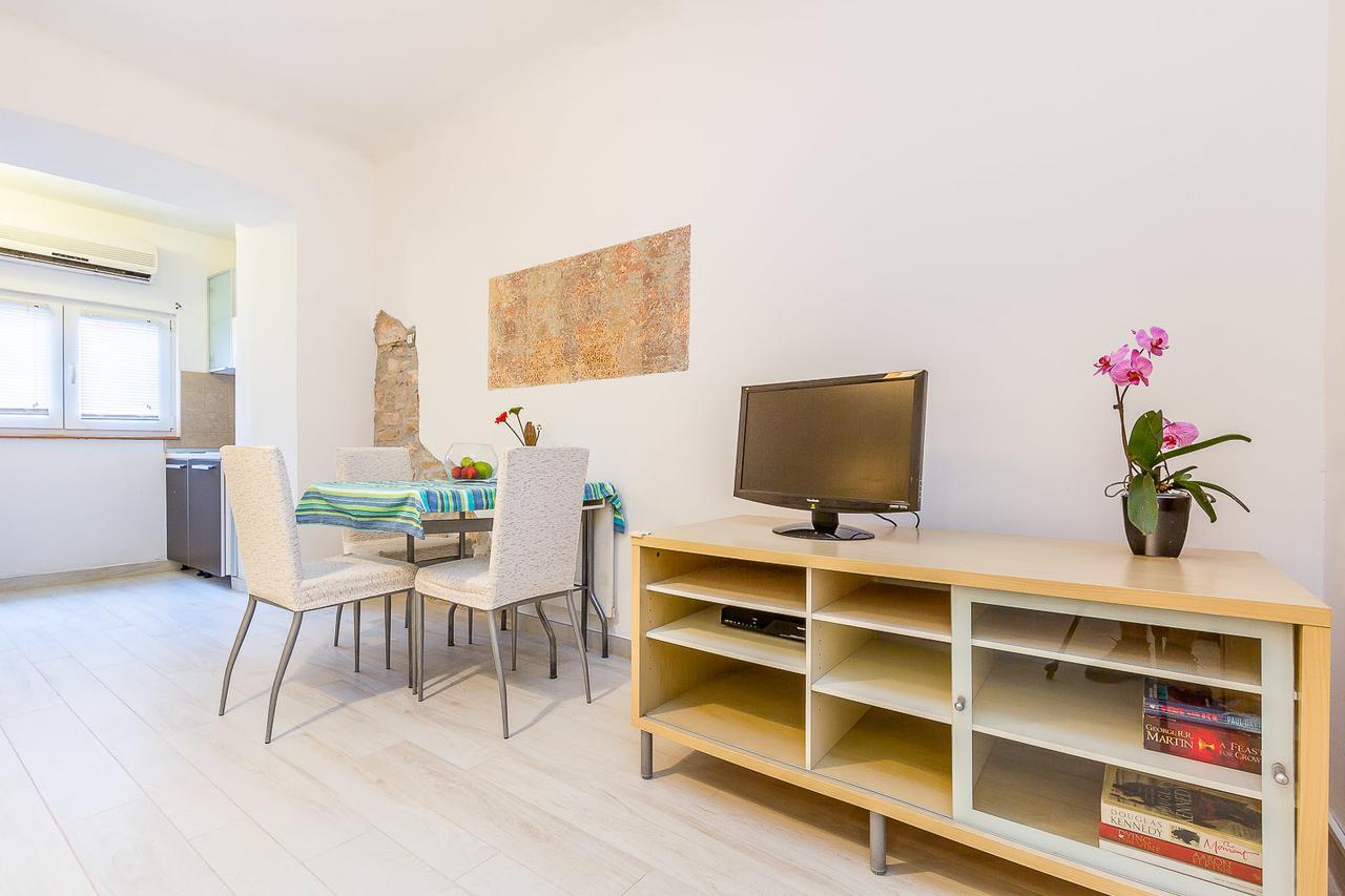 Apartment Rustico Pula Eksteriør billede