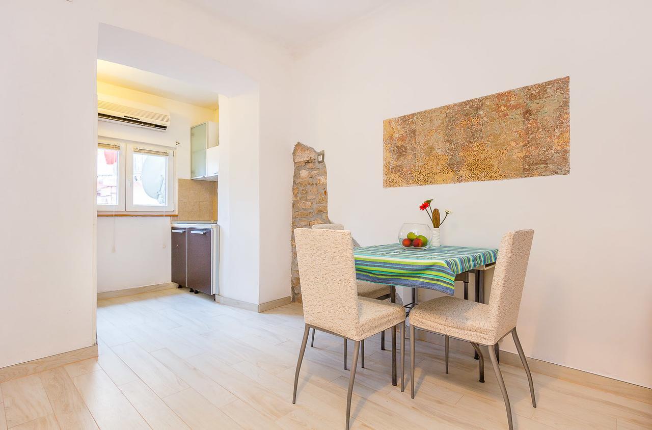 Apartment Rustico Pula Eksteriør billede